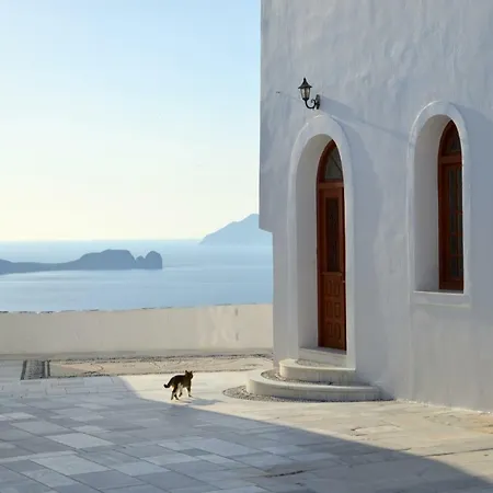 Christina's Luxury Plaka (Milos)