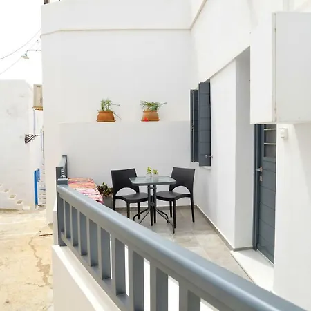 Christina's Luxury Plaka (Milos)