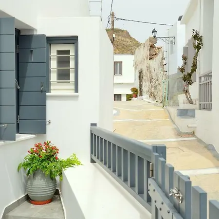 Christina's Luxury Plaka (Milos)