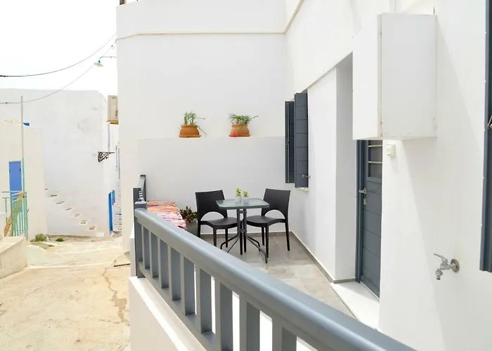 Christina's Luxury Plaka (Milos)